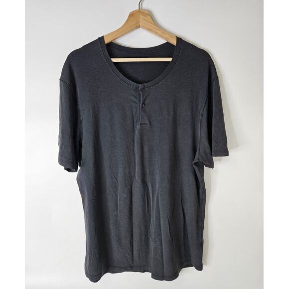 Lululemon Henley Shirt Mens Size M Short Sleeve Performance Stretch Charcole - Picture 1 of 5